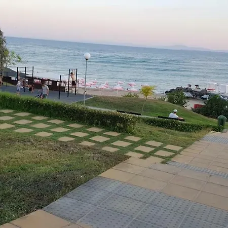 Ravda Apartment *