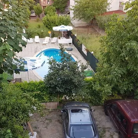 Ravda Apartment *